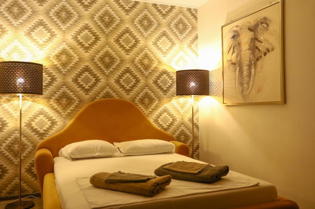 Colonial Touch Apartament Braşov Extérieur photo