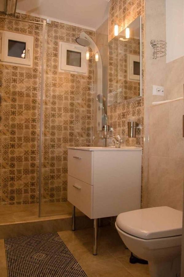 Colonial Touch Apartament Braşov Extérieur photo