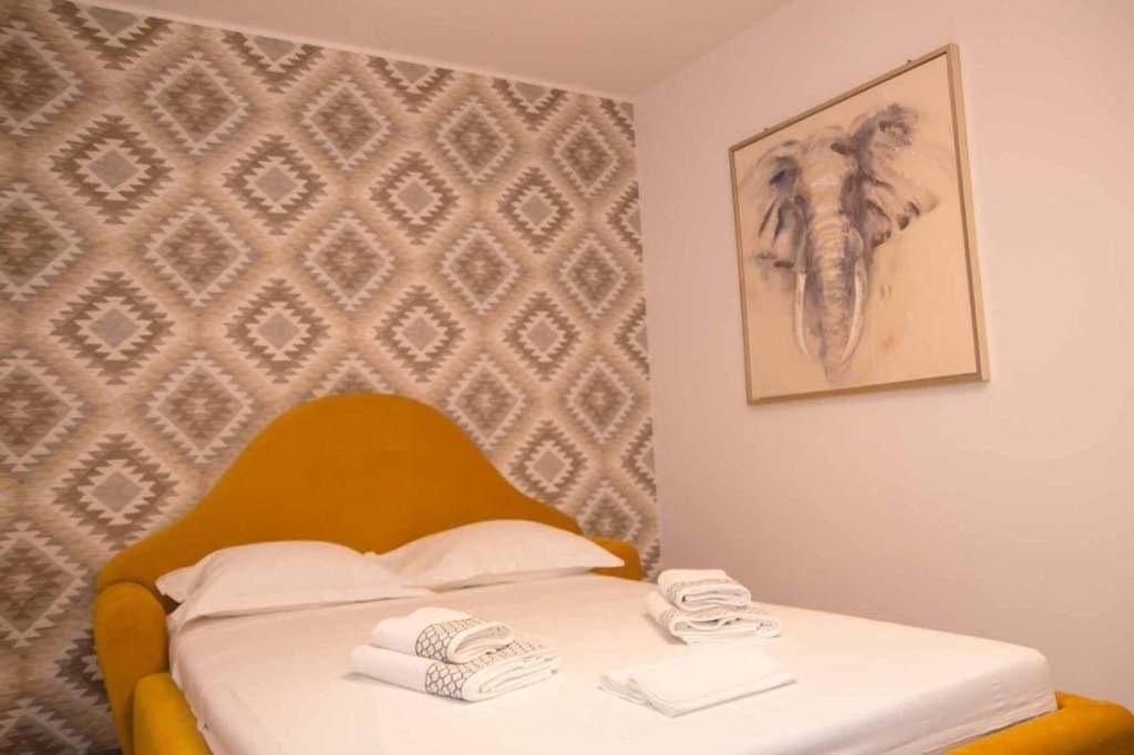 Colonial Touch Apartament Braşov Extérieur photo